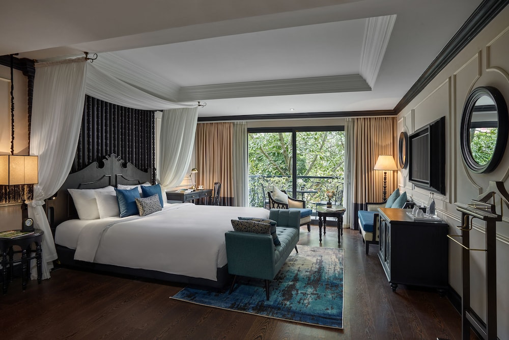 Executive Suite, Balcony