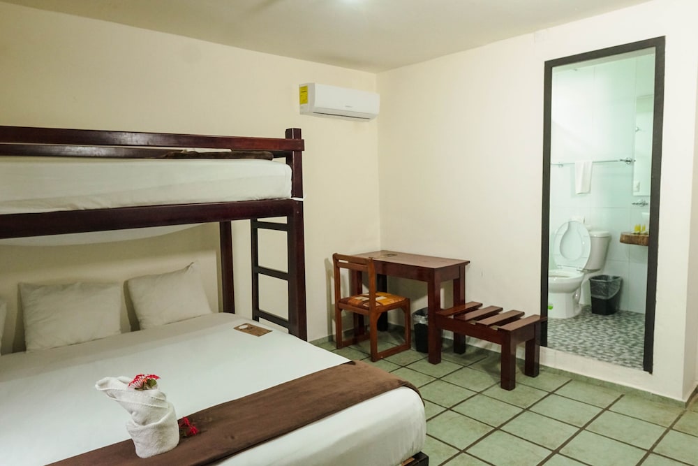 Standard Room, 1 Bedroom, Non Smoking photo 1