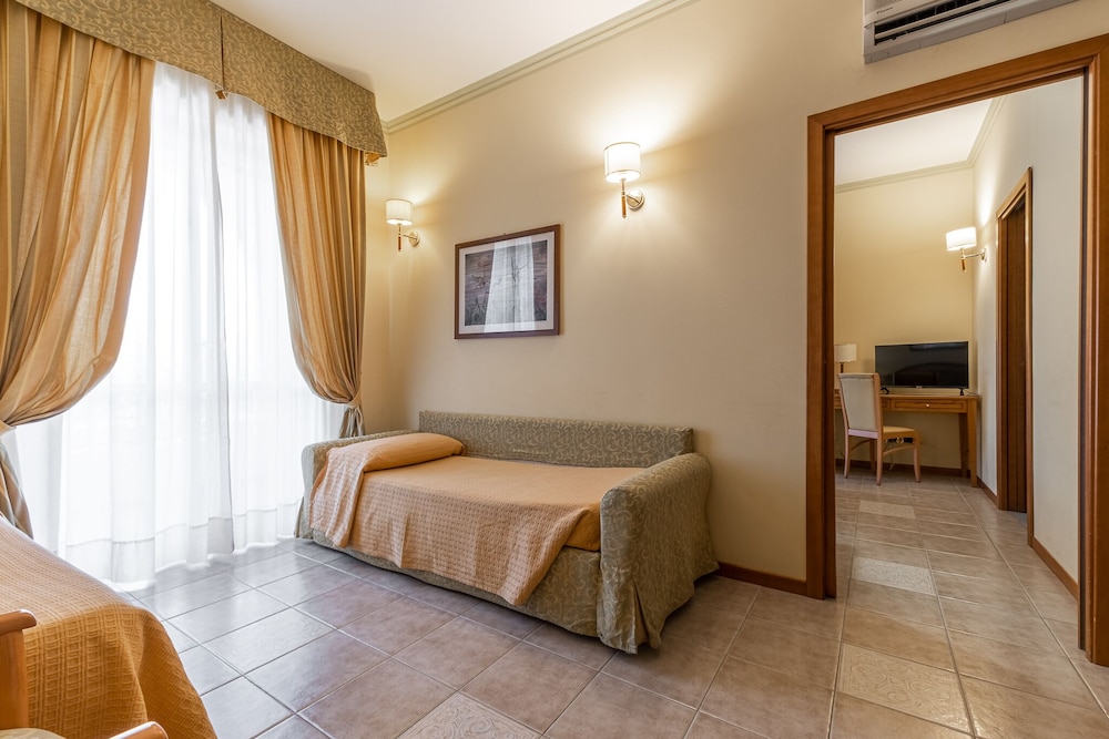 Quadruple Room - Photo 3
