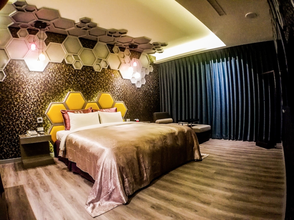 Deluxe Double Room - Photo 8