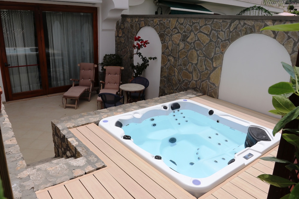 Deluxe Studio Suite, 1 Bedroom, Private Pool - Photo 6