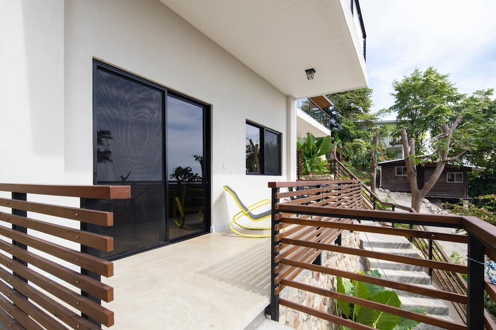 Panoramic Studio, 1 Queen Bed with Sofa bed, Terrace photo 2