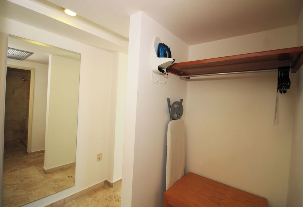 Standard Room, 2 Double Beds, Sea View - Photo 3