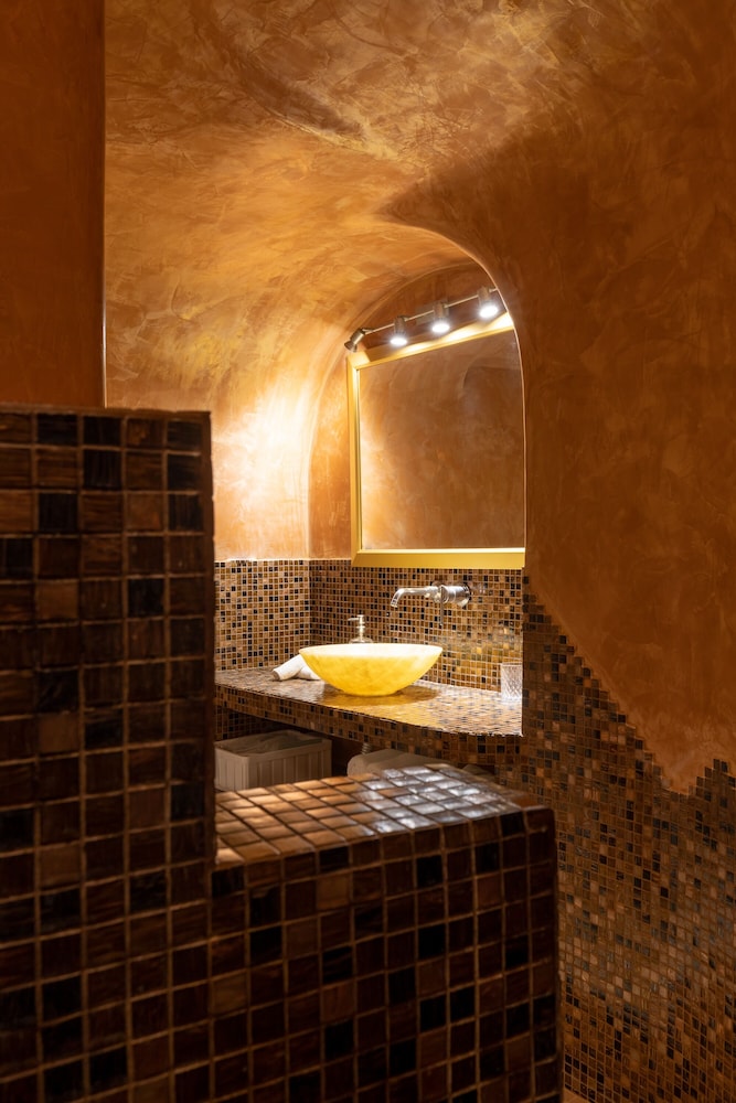 Suite (Golden Echo) - Photo 26