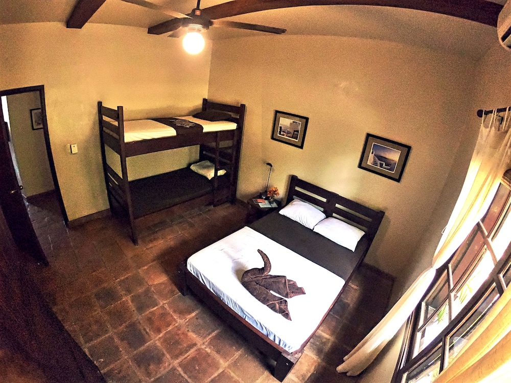 Quadruple Room, Multiple Beds (Shared Outside Bathroom) photo 2