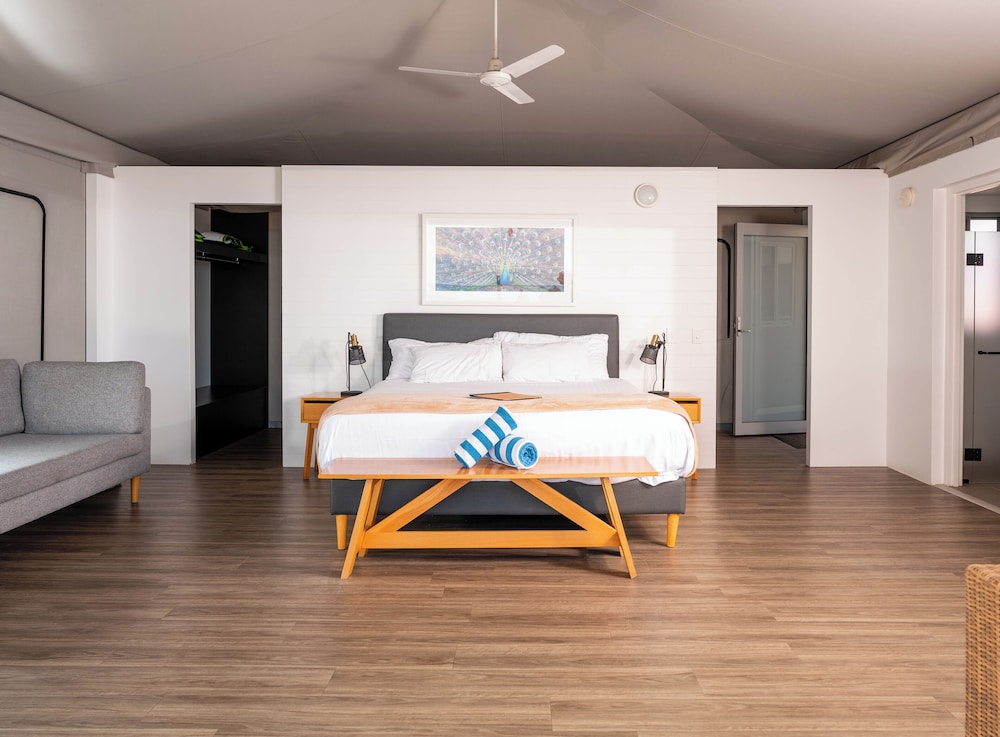 Deluxe Oceanside Tent (Adults Only) - Photo 2