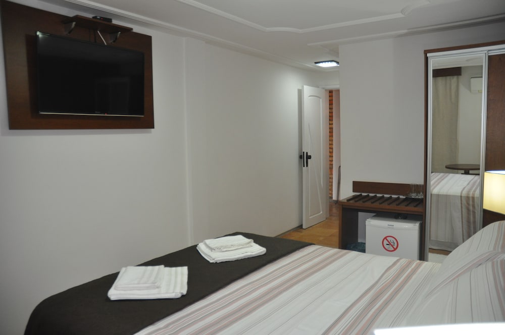 Deluxe Twin Room, Accessible photo 3