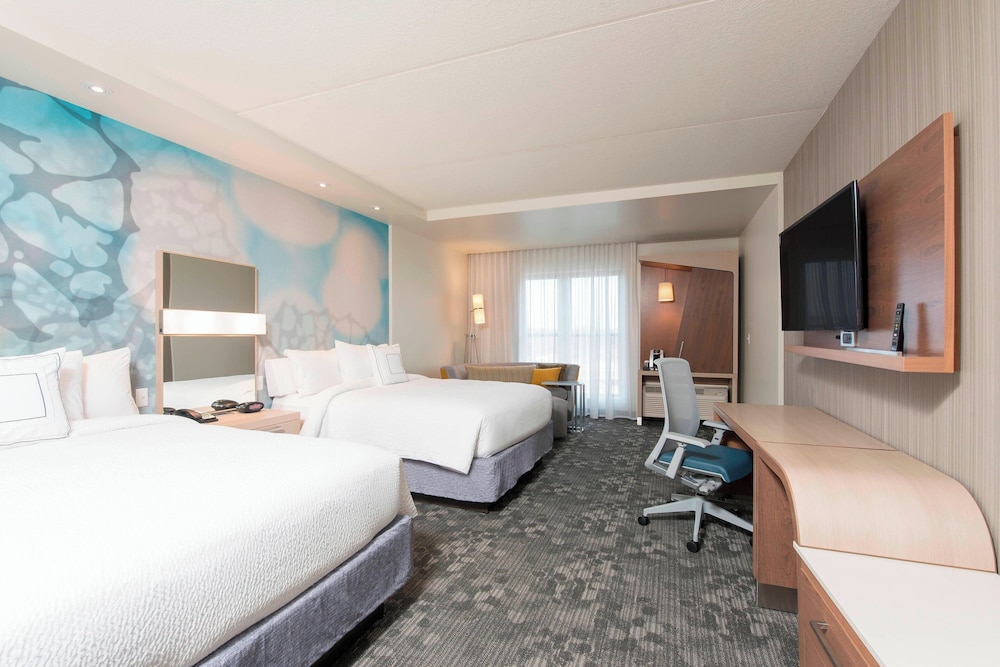 Room, Multiple Beds, Balcony photo 1