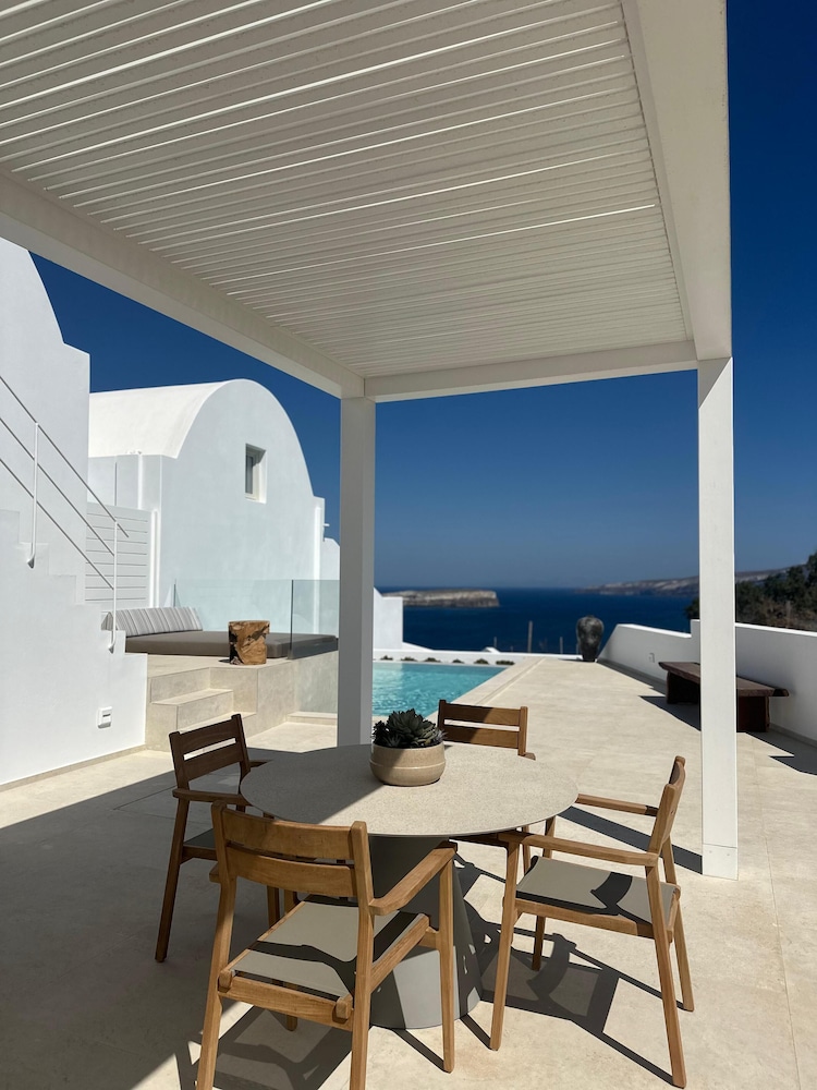 Elegant Suite with Private Infinity Pool & Heated Outdoor Jetted Tub - Caldera View - Photo 5