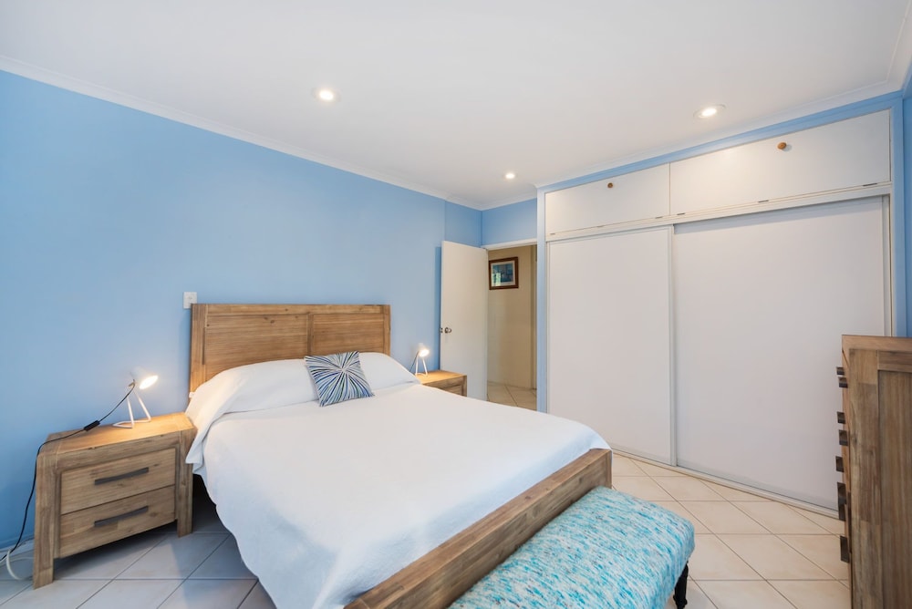 House (4 Bedrooms)