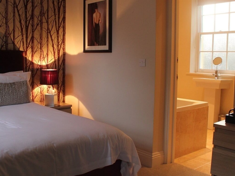 Standard Double Room, Ensuite - Photo 5