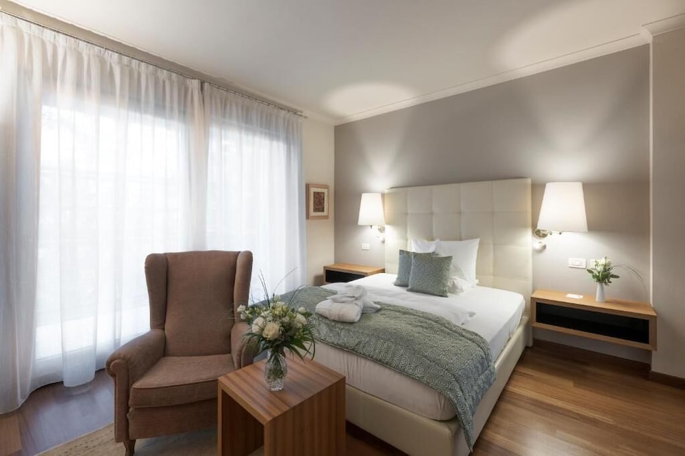 Single Room, Balcony