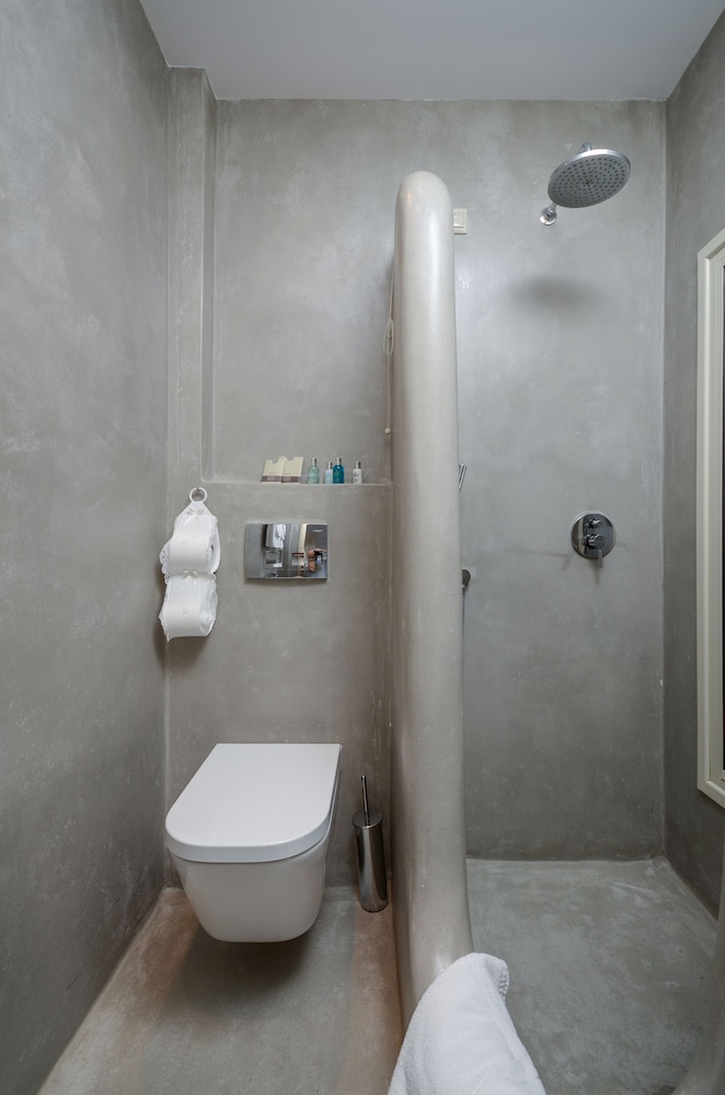 Standard Room - Photo 11