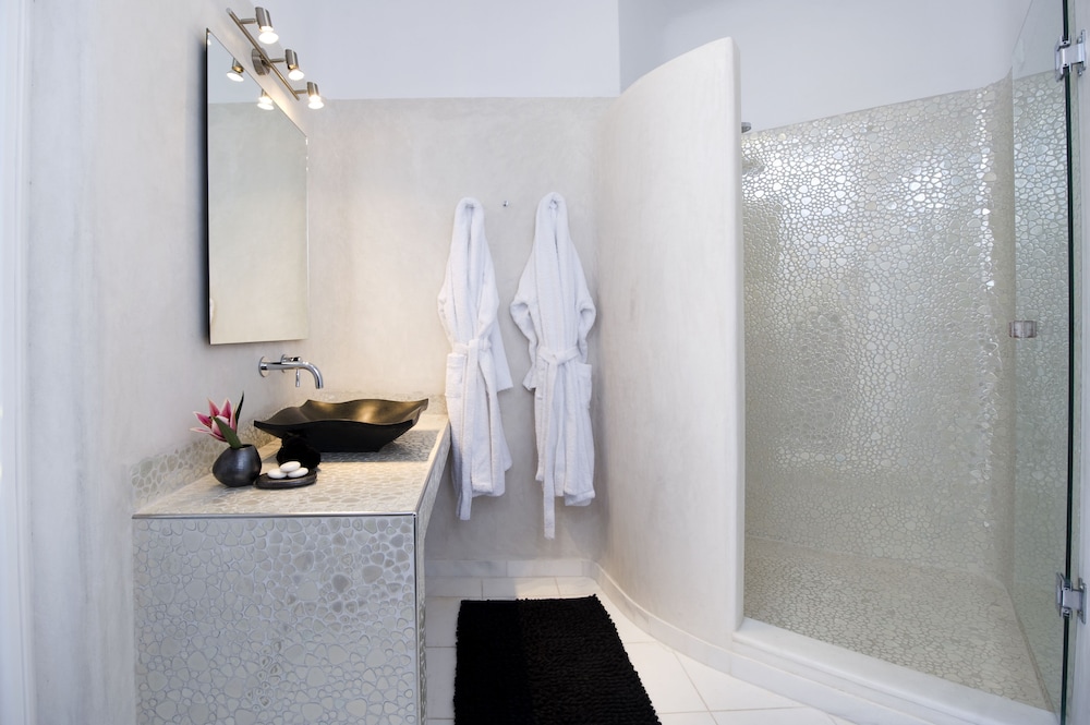 Superior Suite, Hot Tub, Caldera View - Photo 6