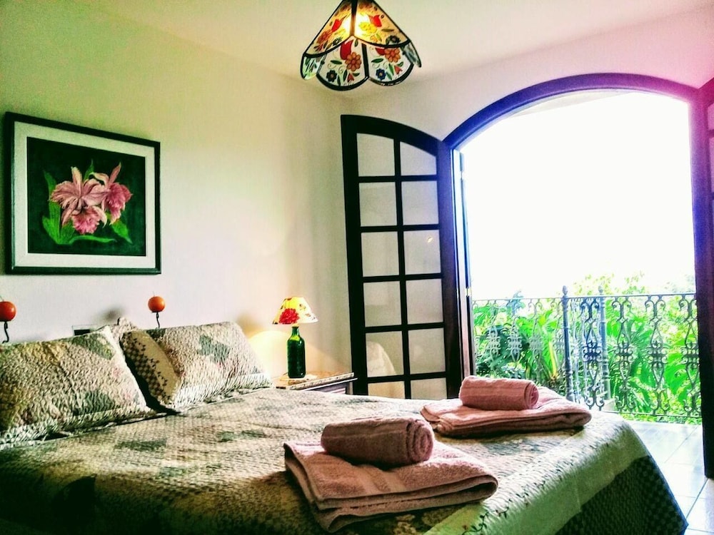 Suite em meio mata Atlantica Orquidea