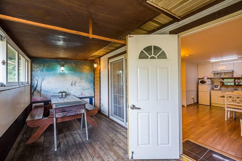 Room (Ellina) - Photo 9