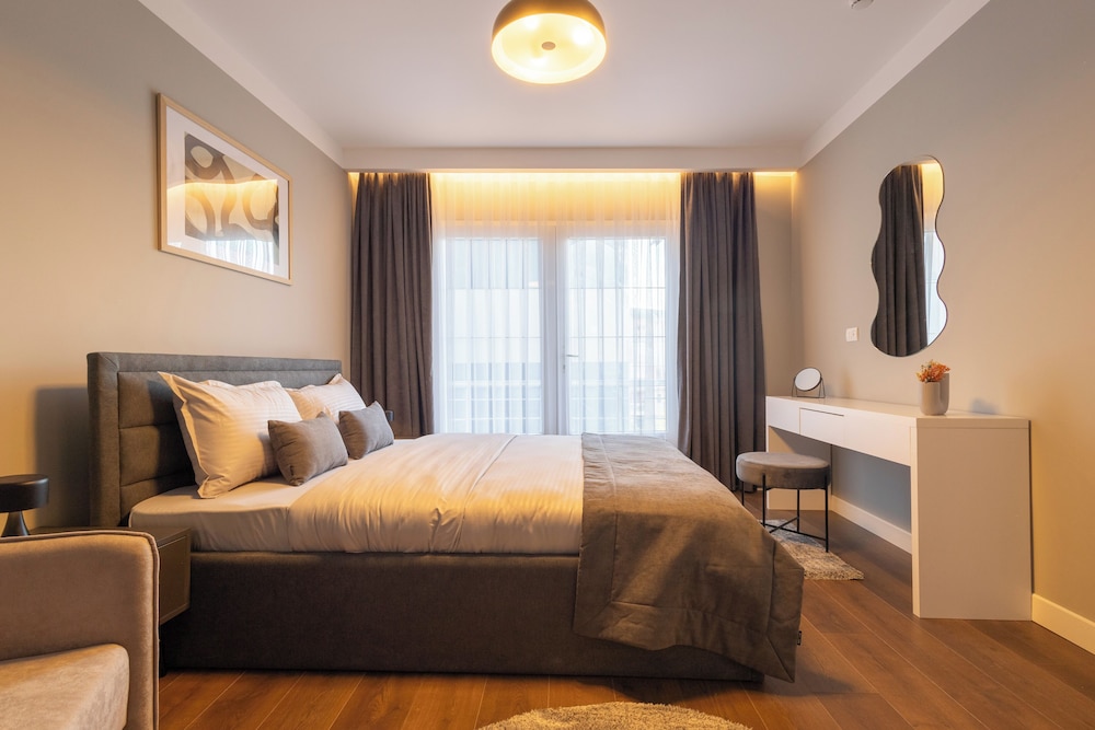 Deluxe Apartment, City View photo 2