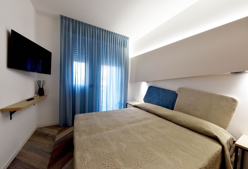 Standard Double or Twin Room - Photo 4