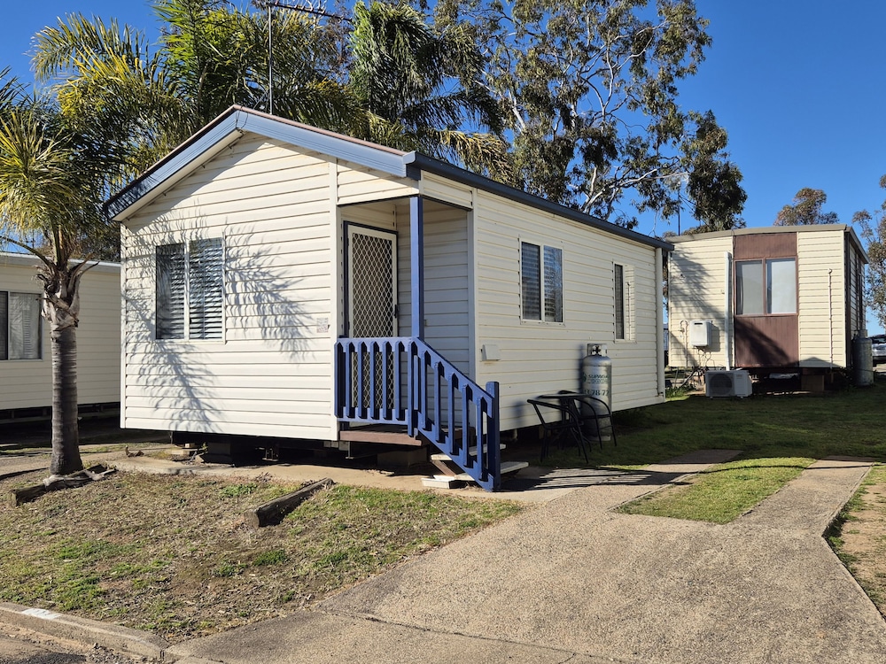 Standard 2 Bedroom Cabin - Pet Friendly photo 1