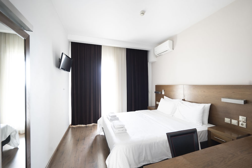 Standard Double or Twin Room - Photo 2