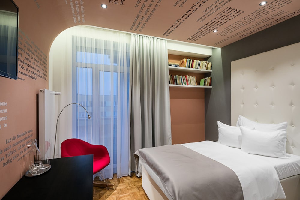 Design Single Room (with Whirlpool)