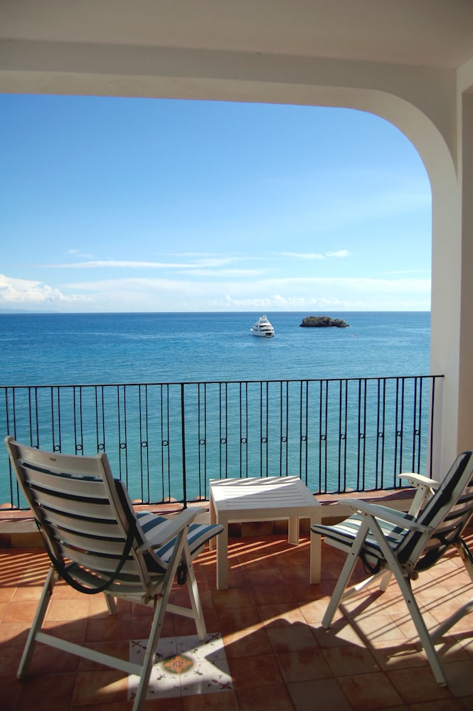 Superior Double or Twin Room, Terrace, Sea View - Photo 41