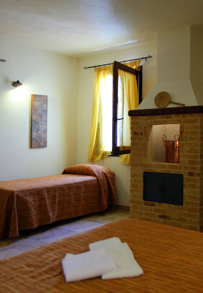 Deluxe Triple Room, Ensuite photo 1