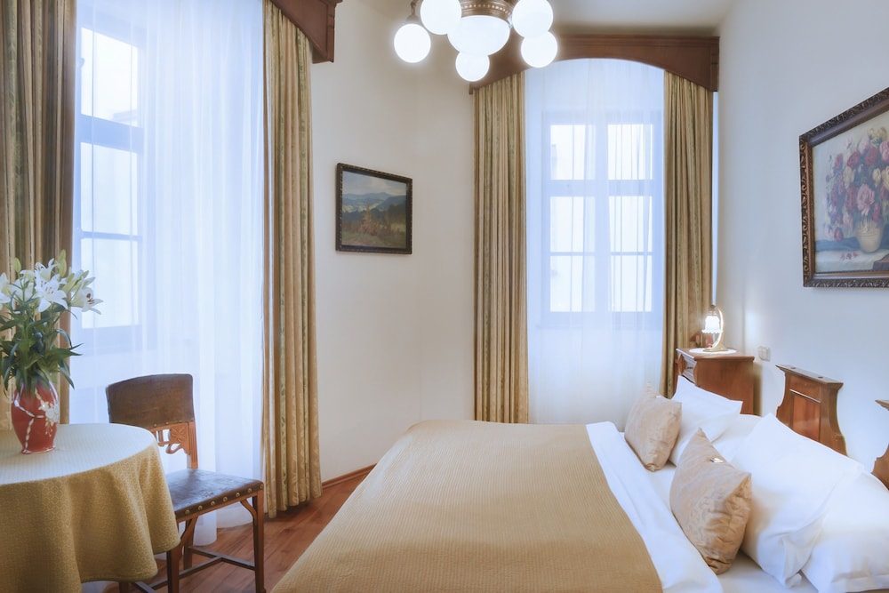 Available room