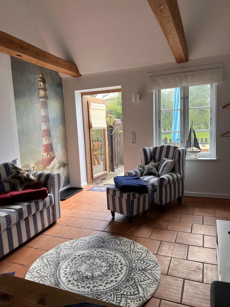 Superior Apartment, Private Bathroom, Garden View (Ferienwohnung Nr. 4)