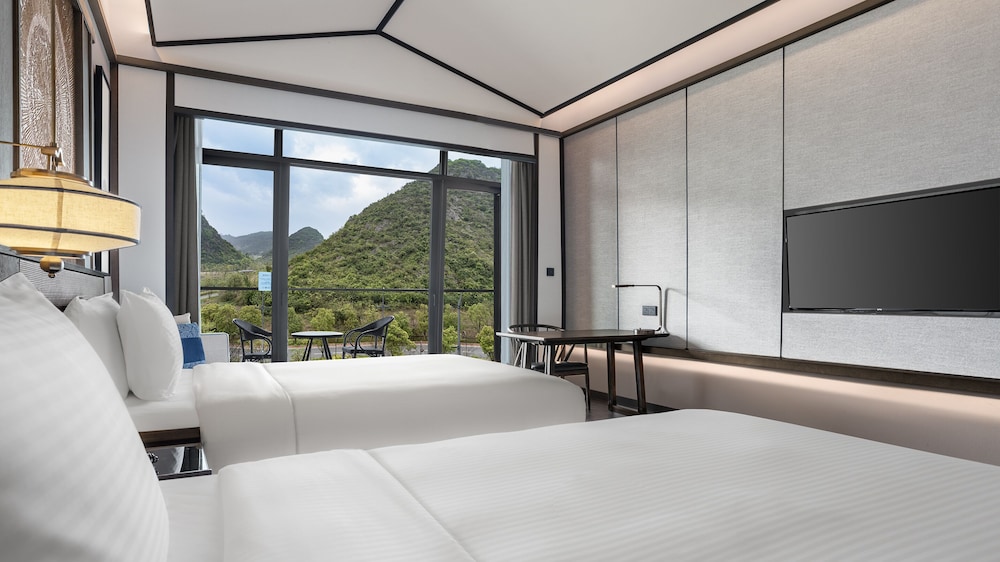 Deluxe Twin Room - Mountain View photo 2