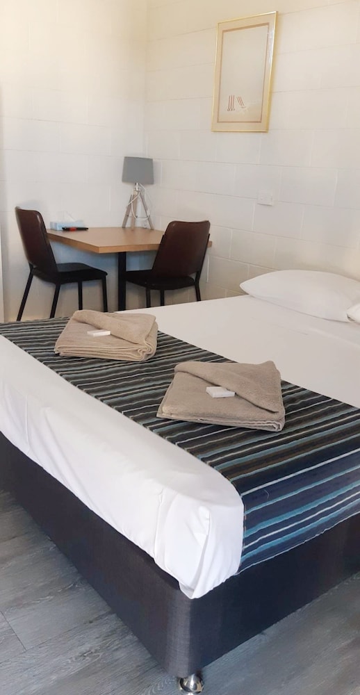 Comfort Room, Multiple Beds, Ensuite - Photo 2