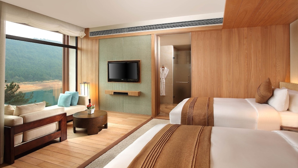Premium Room, 2 Twin Beds, Lake View (Lighthouse) - Photo 2