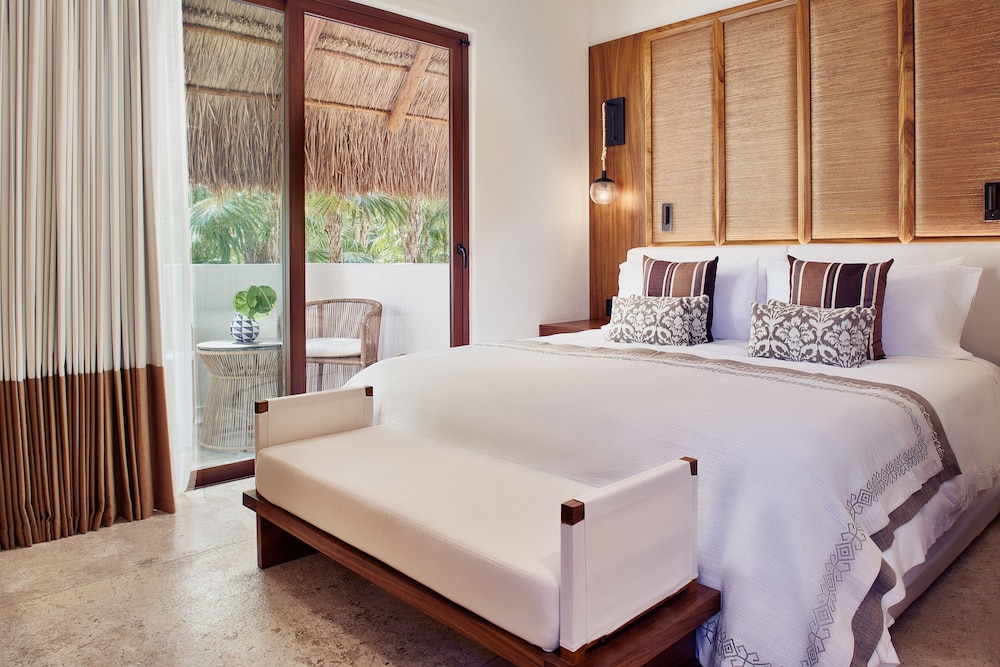 Bungalow, Beachfront photo 1