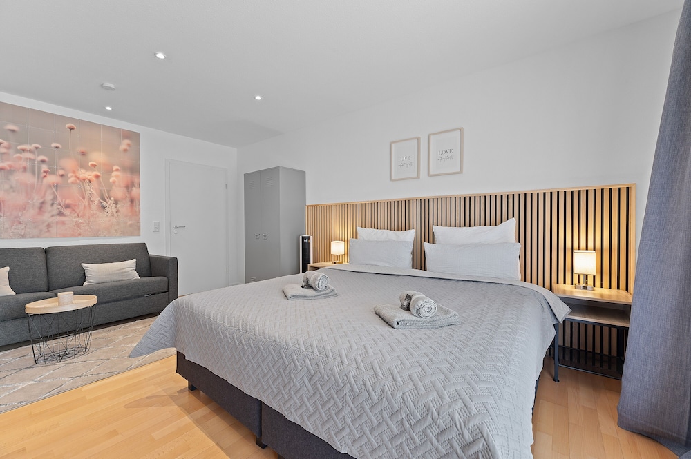 Grand Apartment, 3 Bedrooms, Kitchen, Garden Area photo 1