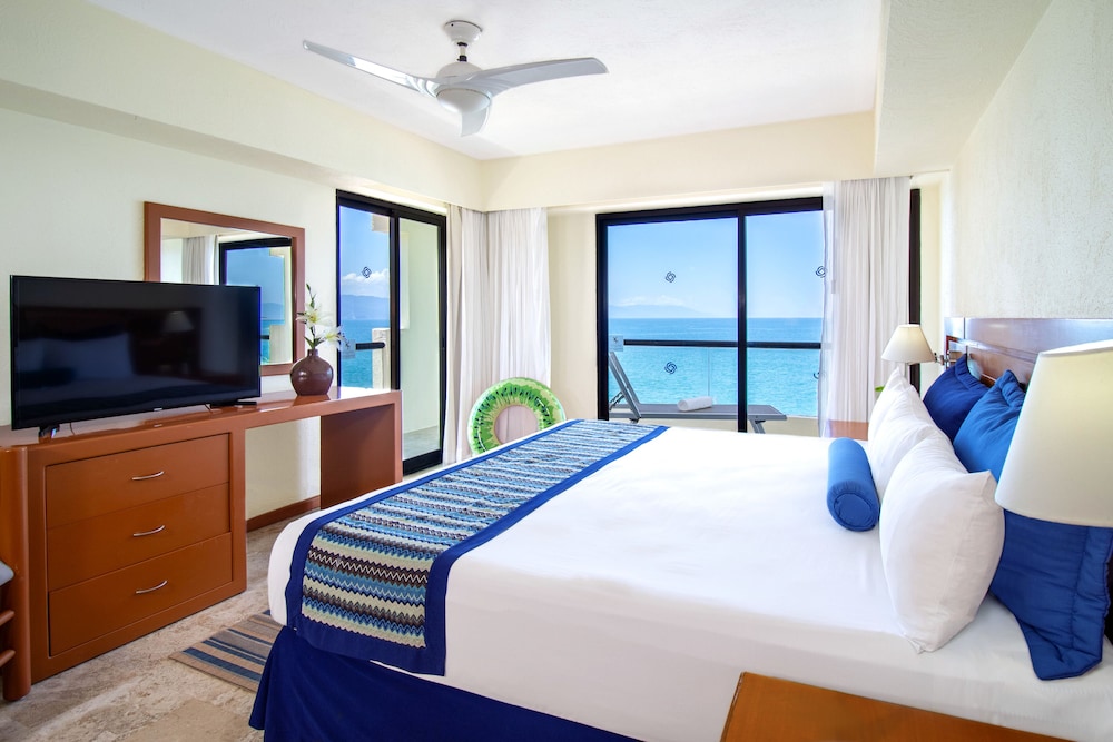 Two Bedroom Family Suite Ocean View - Photo 4