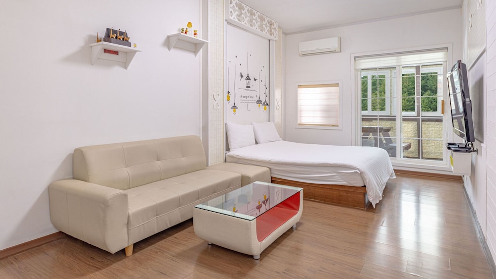 Basic Room, 1 Bedroom (102(Spa,Netflix))