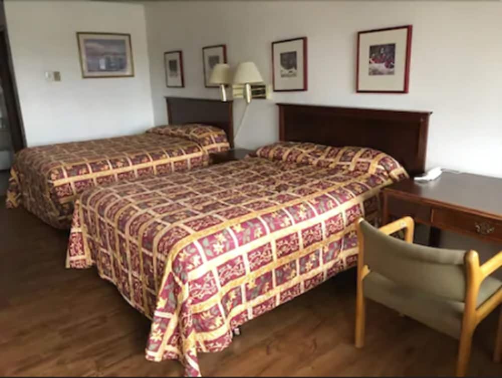 Standard Room, 2 Double Beds photo 2