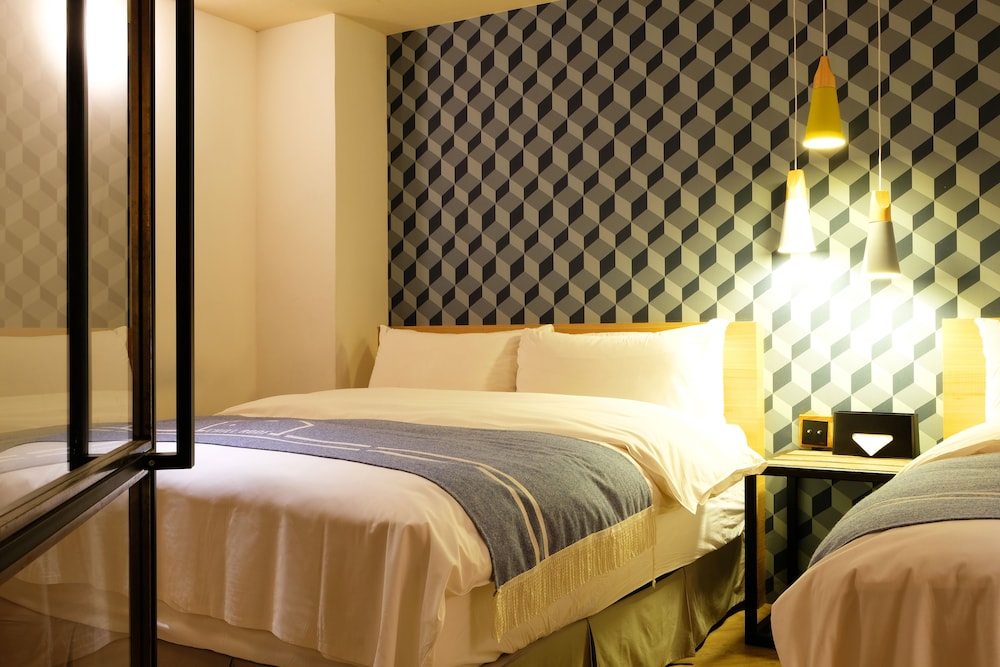 City Quadruple Room, 2 Double Beds photo 3