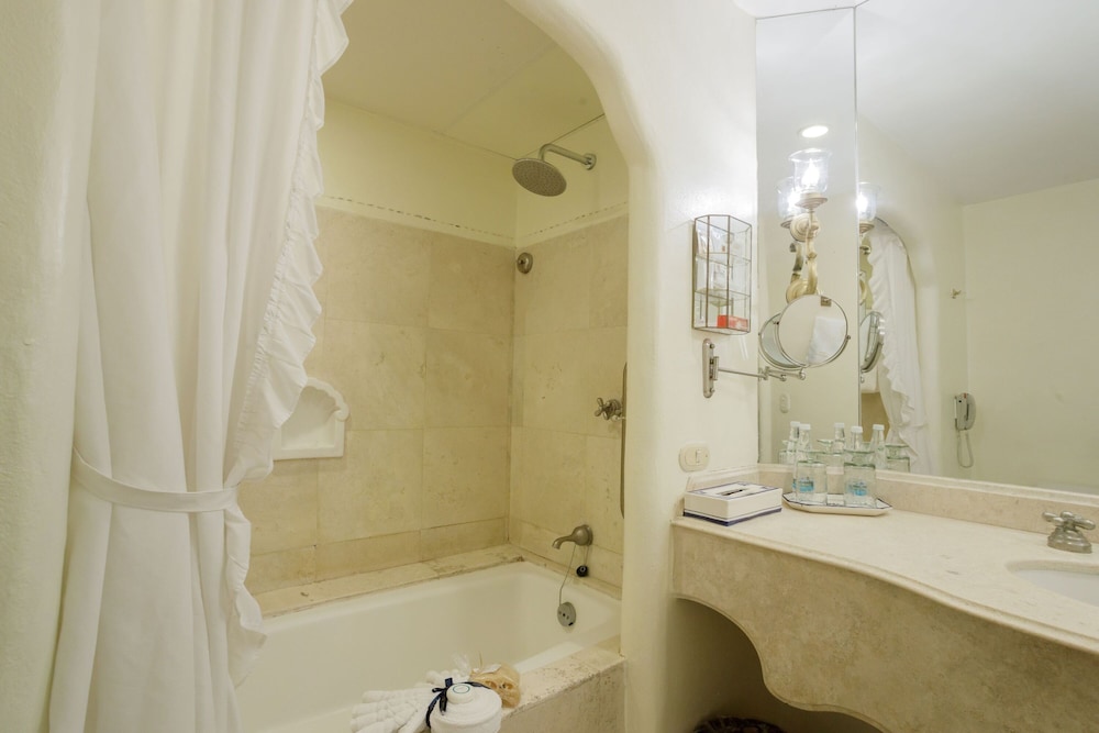 Master Suite King photo 2