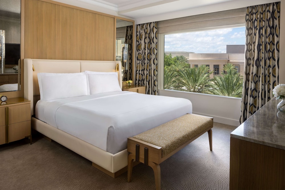 Suite, 2 Bedrooms, Non Smoking (Chairman's)