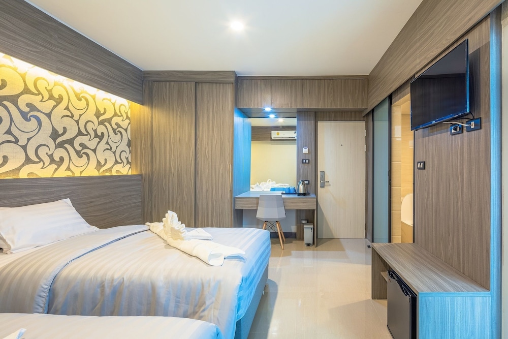 Twin Room with Balcony photo 3