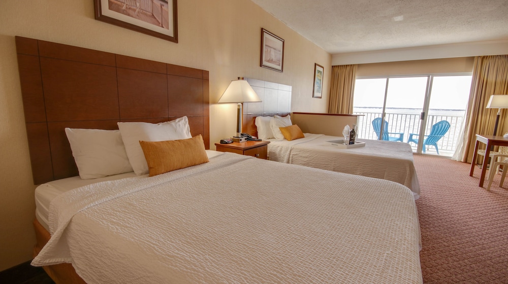 South Building - ADA Accessible Efficiency, Bayfront View, 2 Queen Beds & Sofa photo 2