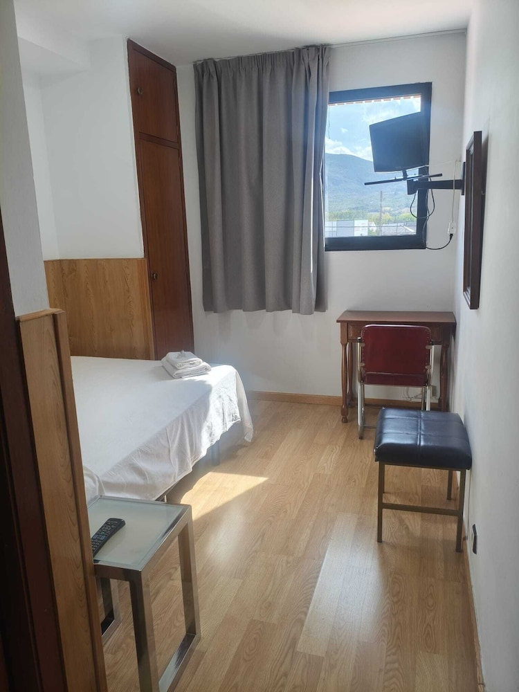 Basic Single Room