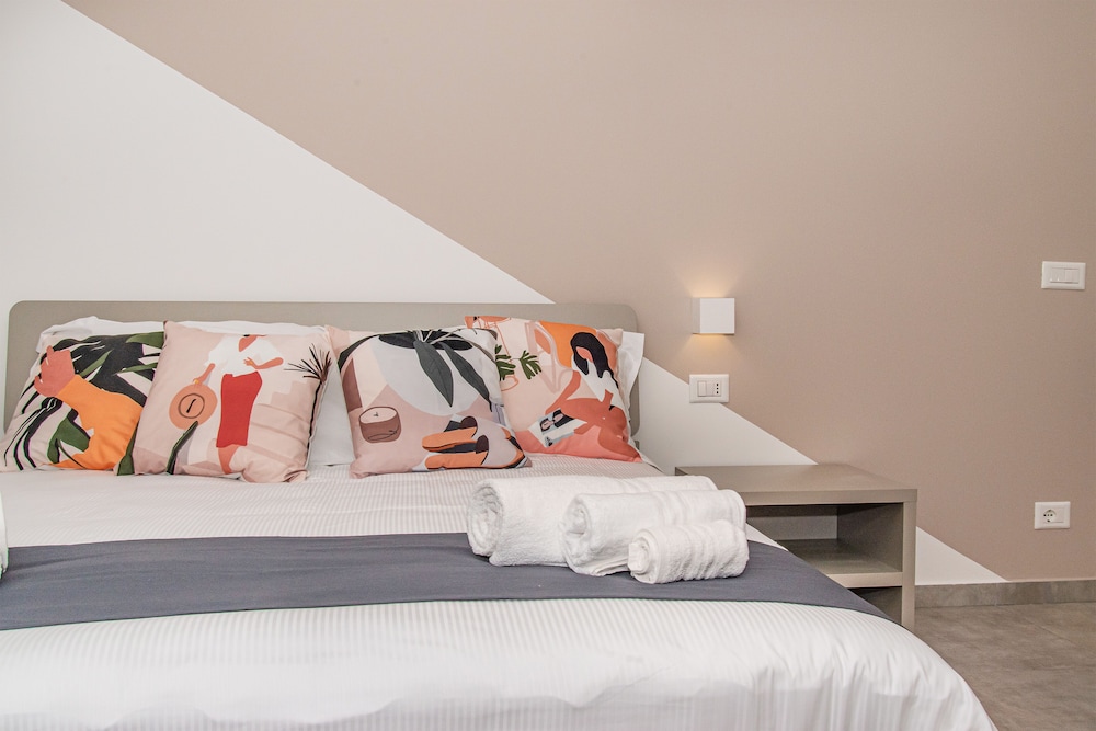 Comfort Double Room, Kitchen, Hill View