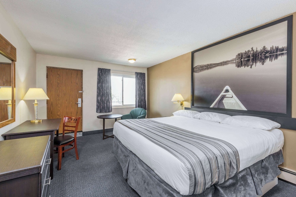 Room, 1 King Bed, Non Smoking (Efficiency) - Photo 1