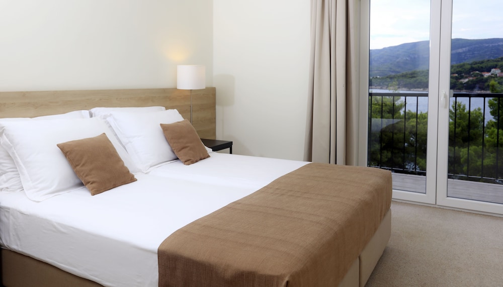 Superior Double Room with Sea View Balcony
