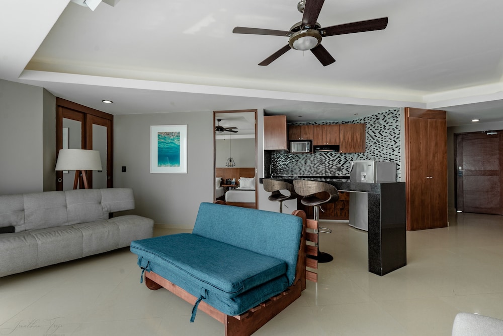 Room, 1 Bedroom, Kitchenette, Ocean View photo 2
