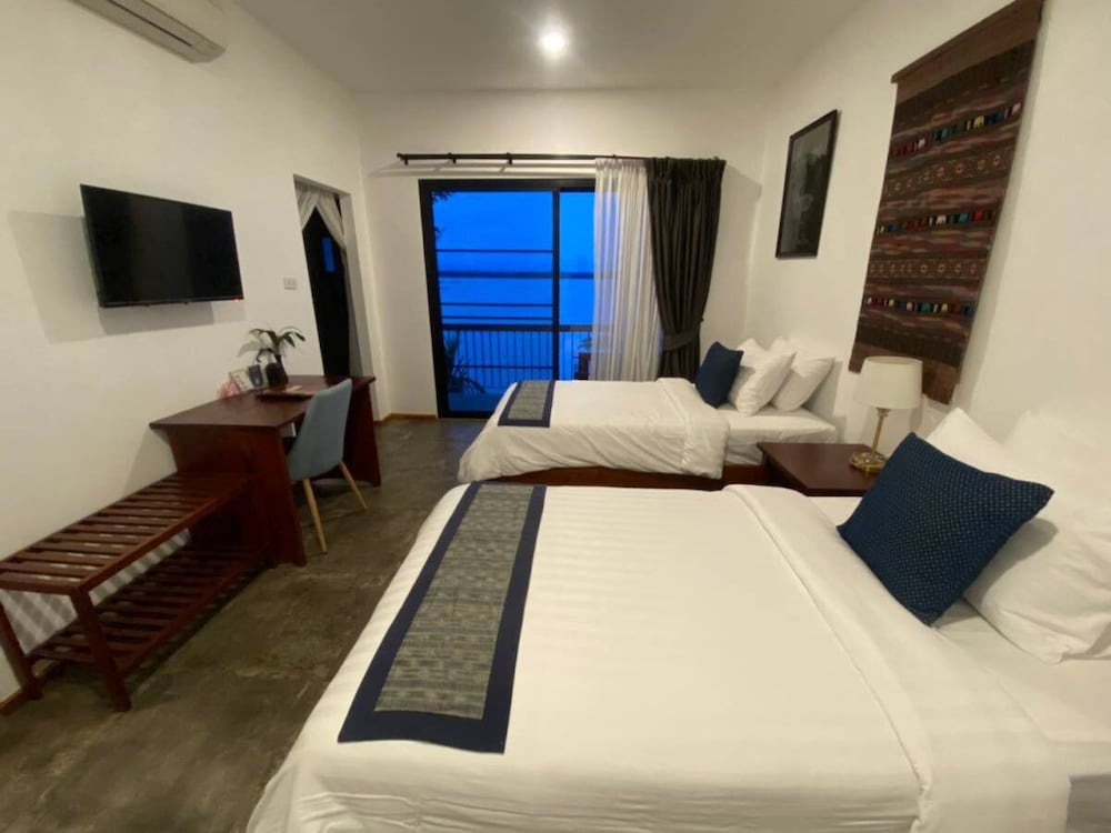 Double or Twin Room, River View (Upper Floor) - Photo 11