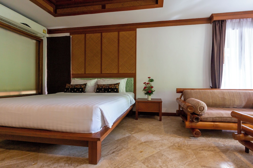 Deluxe Room - Photo 5