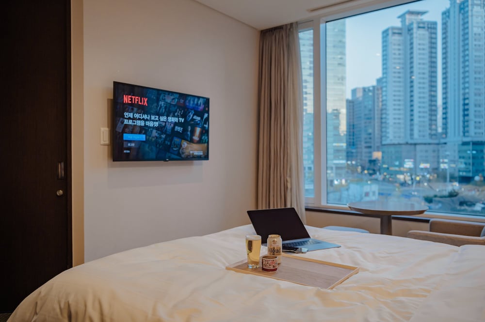 Superior Double Room, City View (Mini Bar Per Stay) - Photo 1